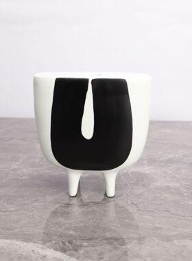 U简约现代黑白花器外星人样板房售楼部家居客厅创意花插软装饰品