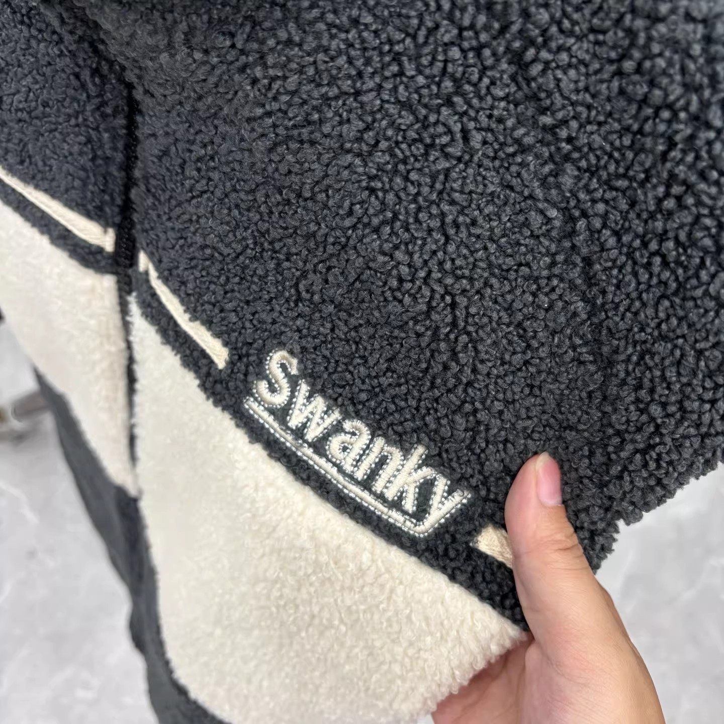 1KG! H家撤柜男装 男女时尚休闲运动DE字母灰米拼色摇粒绒外套,淘宝优惠券,粉丝福利购,淘宝优惠卷