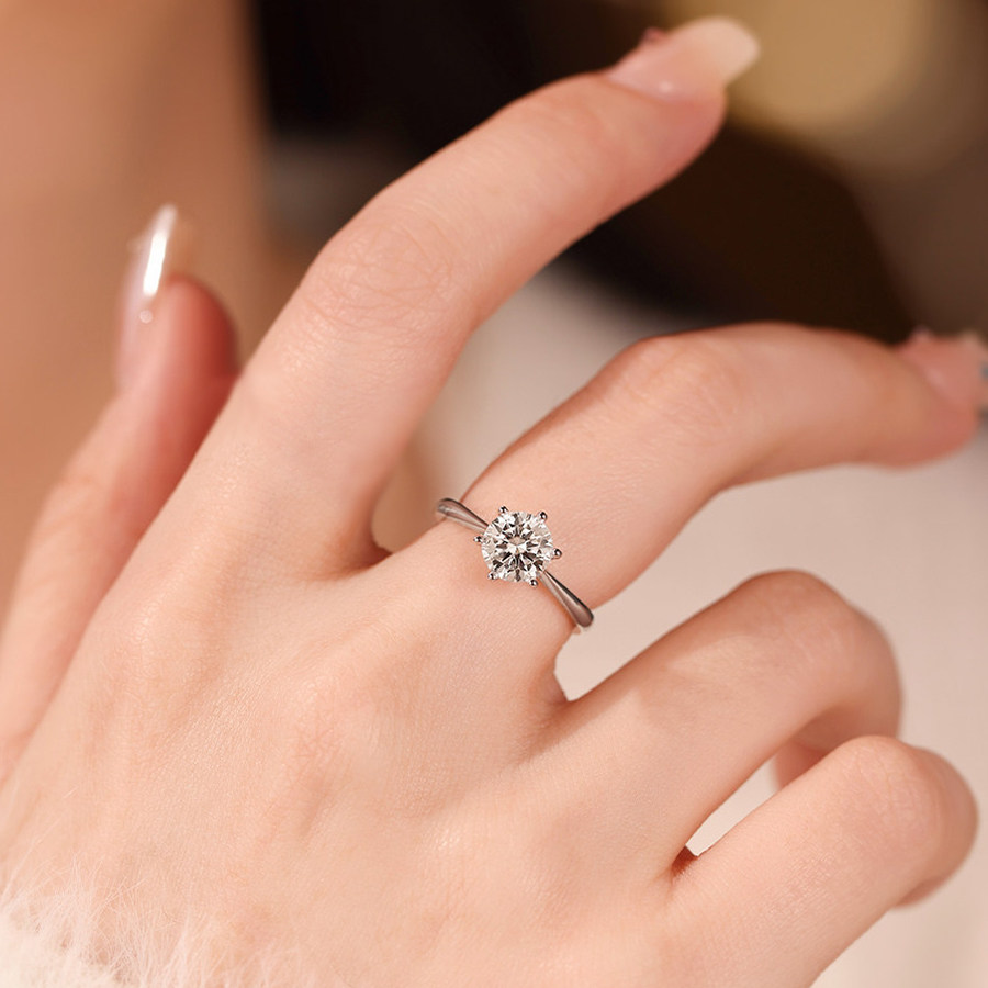 Classic six-claw artificially cultivated diamond ring for women to propose, marry and give to their girlfriends
