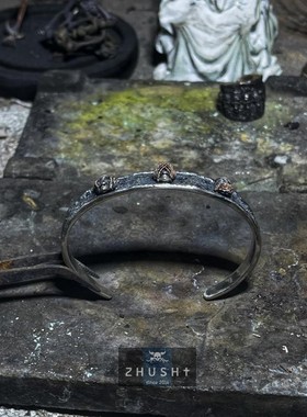 主师原创2025设计新款骷髅勿说勿听勿看纯银开口手工暗黑系手镯