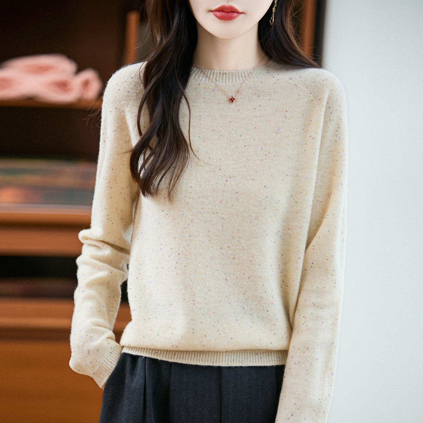 秋冬新款一线成衣羊毛衫女圆领设计感宽松毛衣亮片珠纱针织打底衫 - 图2