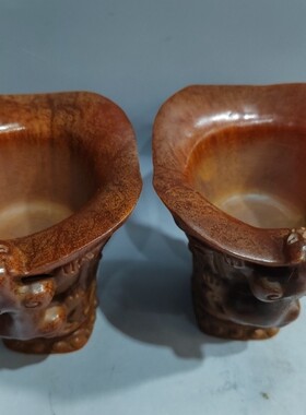 古玩老货牛角精雕镂空八螭龙瑞兽一对牛角杯牛角角雕把件收藏品