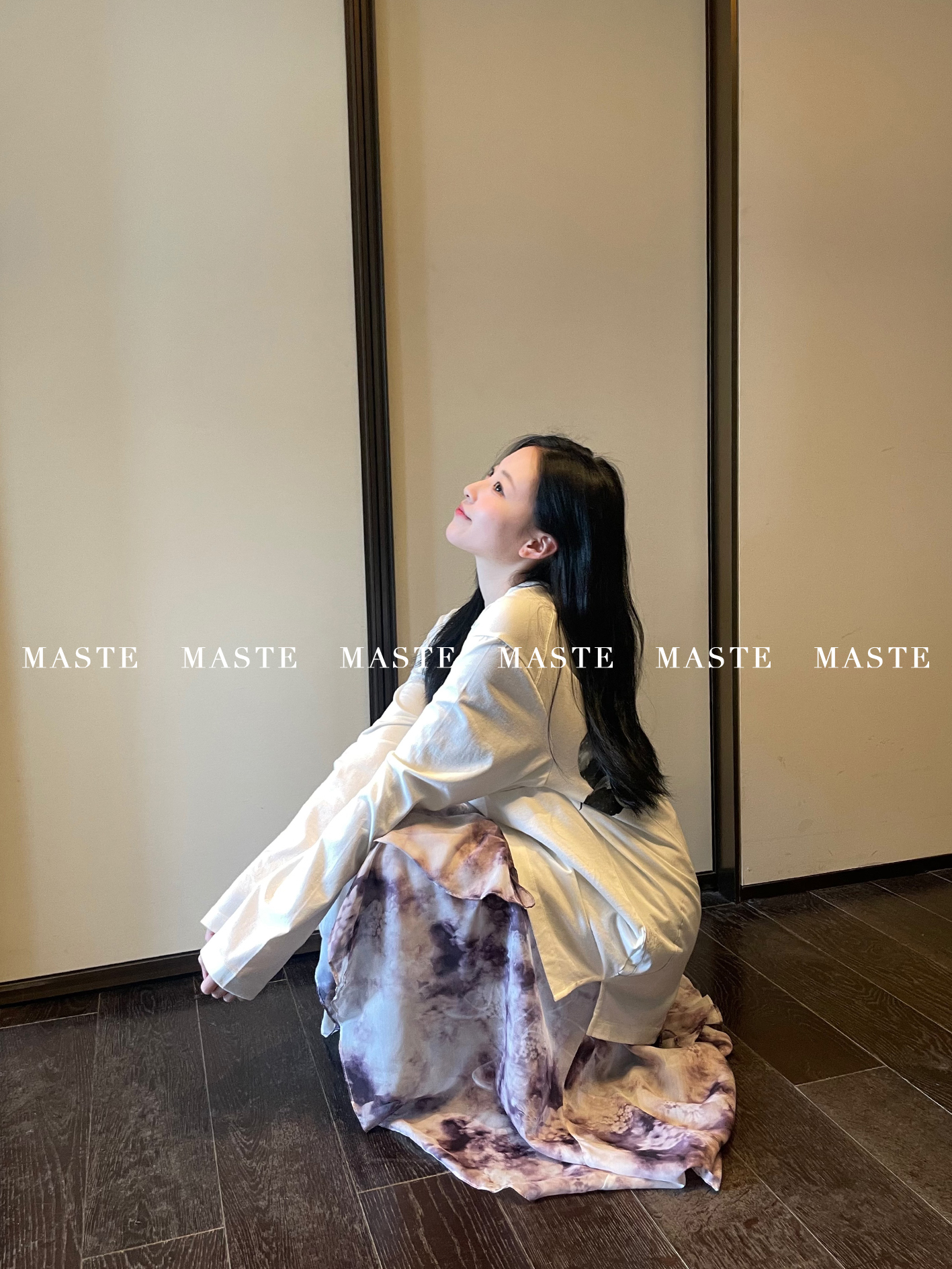 MASTE 烟熏莫奈 不规则下摆设计感春夏抽象印花飘逸随性半身裙 - 图1