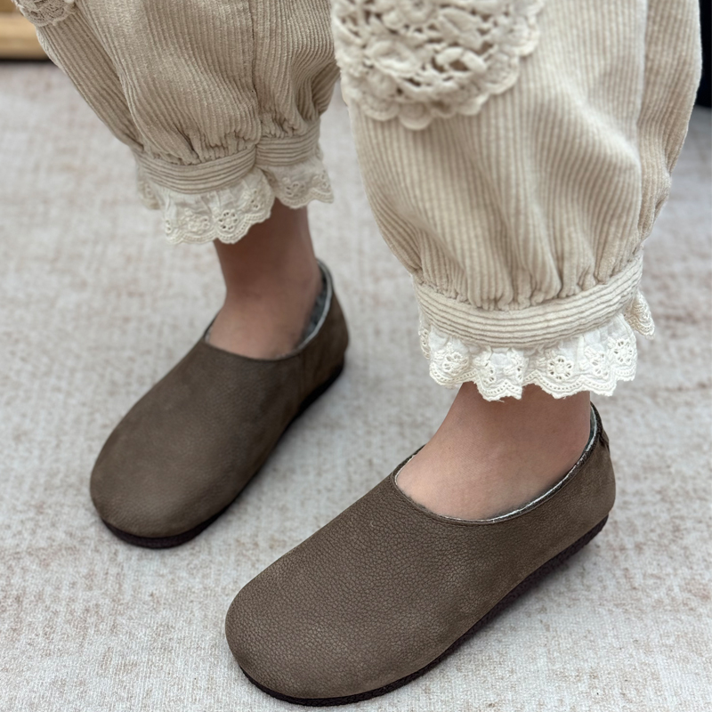 冬季真皮勃肯鞋女加绒加厚大棉鞋保暖奶奶鞋软底女鞋复古豆豆鞋子 - 图1