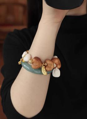 原创崖柏屁桃手炼搭配驼骨爱心无相佛隔片纯铜配饰佛珠手串