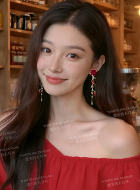 红色丝绒玫瑰流苏显脸小耳钉耳夹