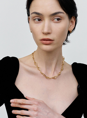 【CnHnOn 脂肪商店】高保色小众波浪形扭环扣绳锁骨链项链