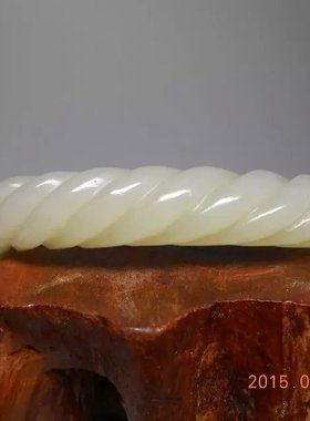 新疆籽料和田玉手镯