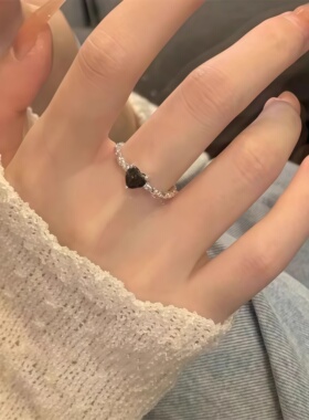 黑色锆石爱心麻花戒指女2026年新款潮小众设计百搭时尚个性冷淡风