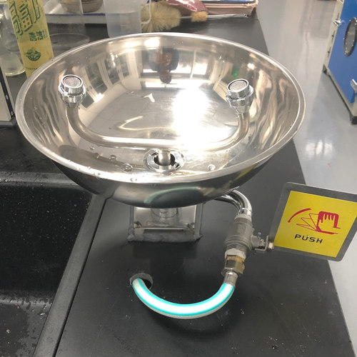 不锈钢验厂洗眼器实验室双口紧急挂壁式喷淋洗眼器冲淋台式 - 图1