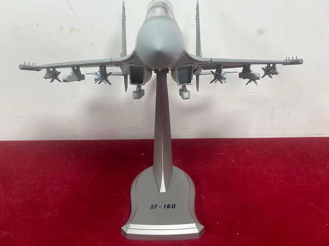 J-16 new fighter aircraft landing gear retractable alloy