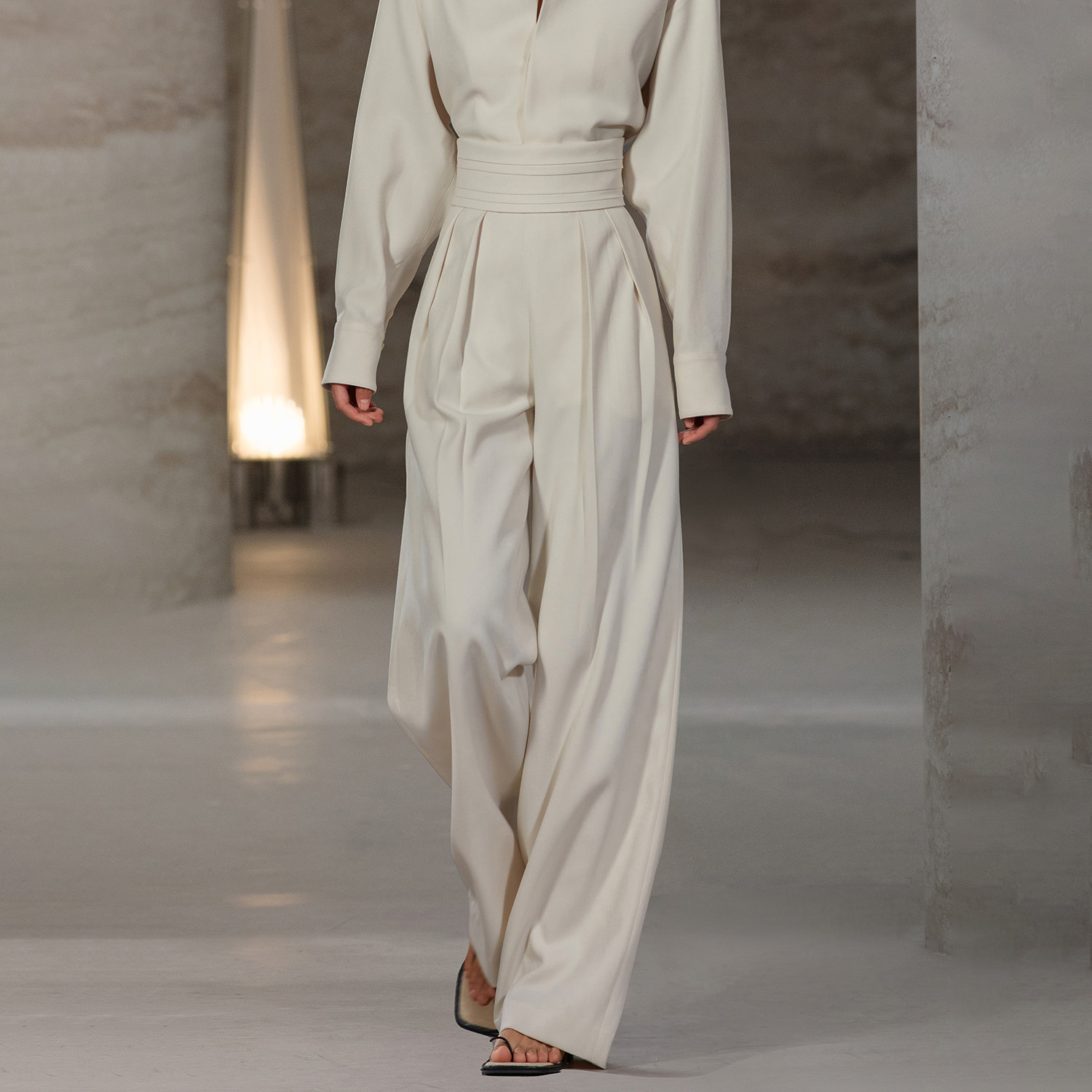 【鹦鹉梨严选】COMMON VALUE 古典腰封阔腿裤 进口空气绒 23D4104,淘宝优惠券,粉丝福利购,淘宝优惠卷