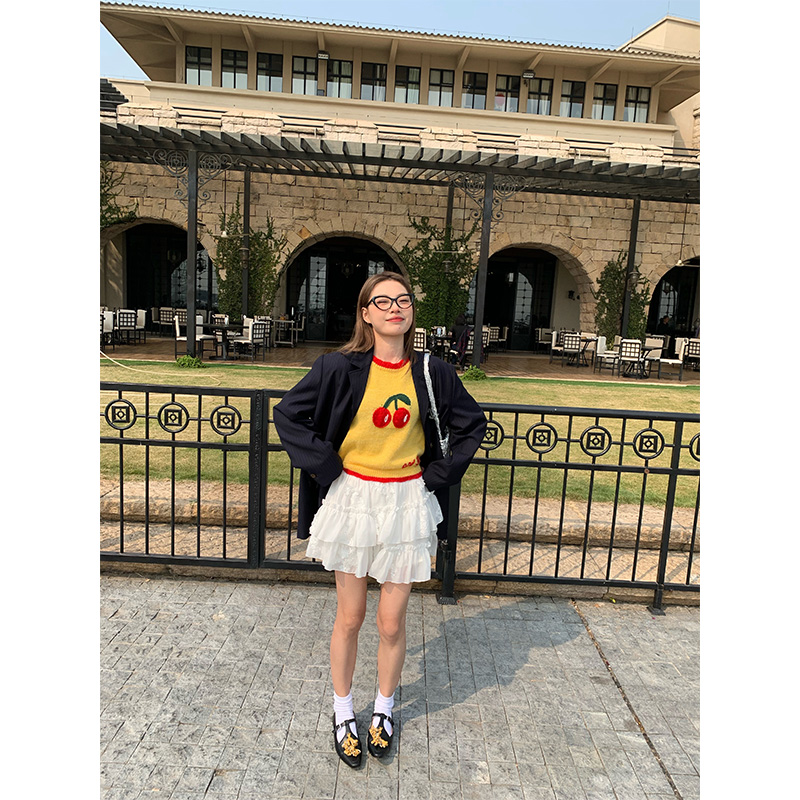 落落狷介 上衣设计感小众女2024年新款黄色针织衫短袖套头小个子 - 图2