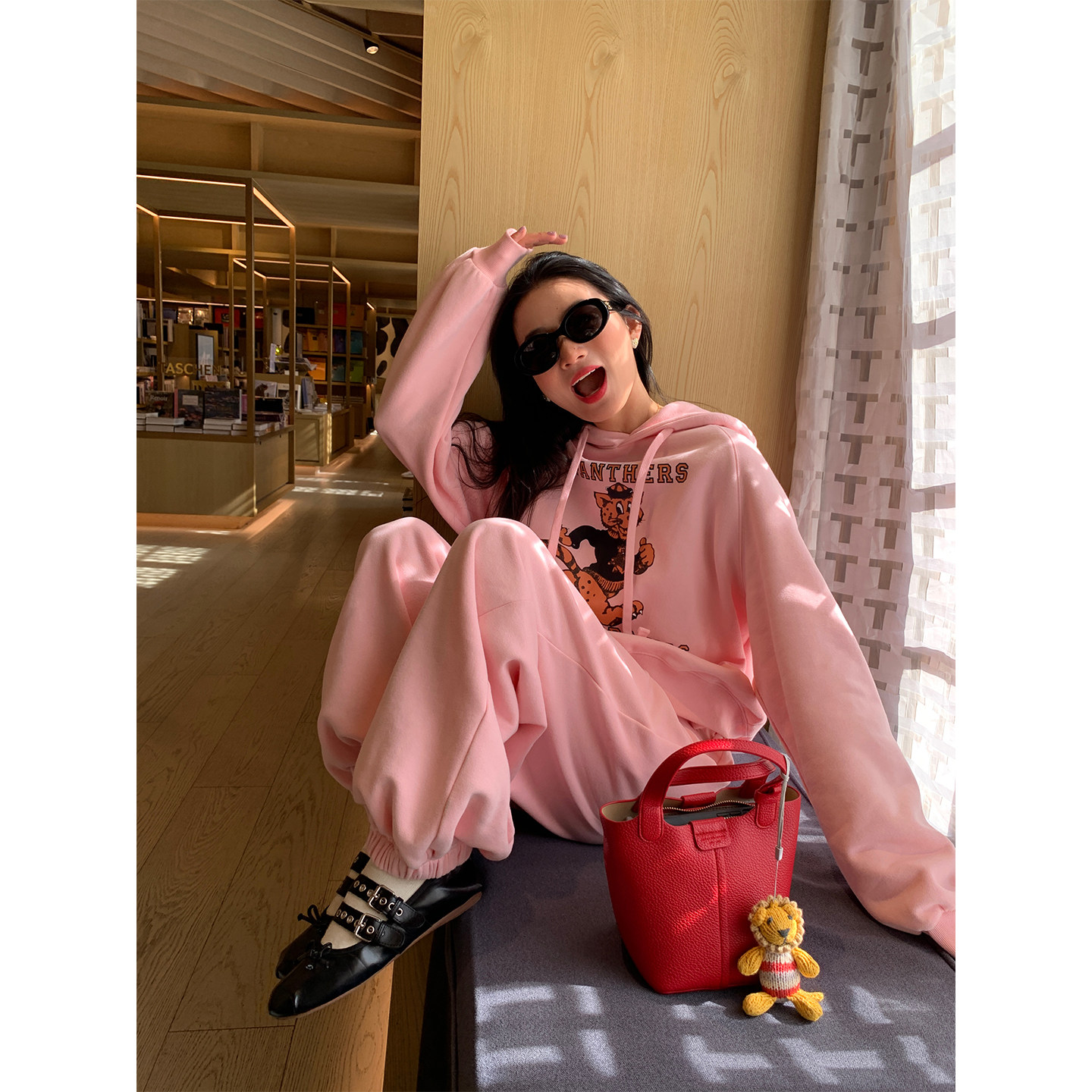 落落狷介 运动套装2025新款女粉色加绒卫衣两件套+束脚卫裤宽松,淘宝优惠券,粉丝福利购,淘宝优惠卷