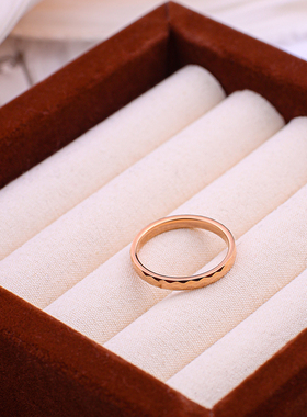 不磨损菱形玫瑰金钨钢情侣戒指