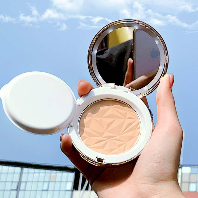  莉兹化妆品粉饼