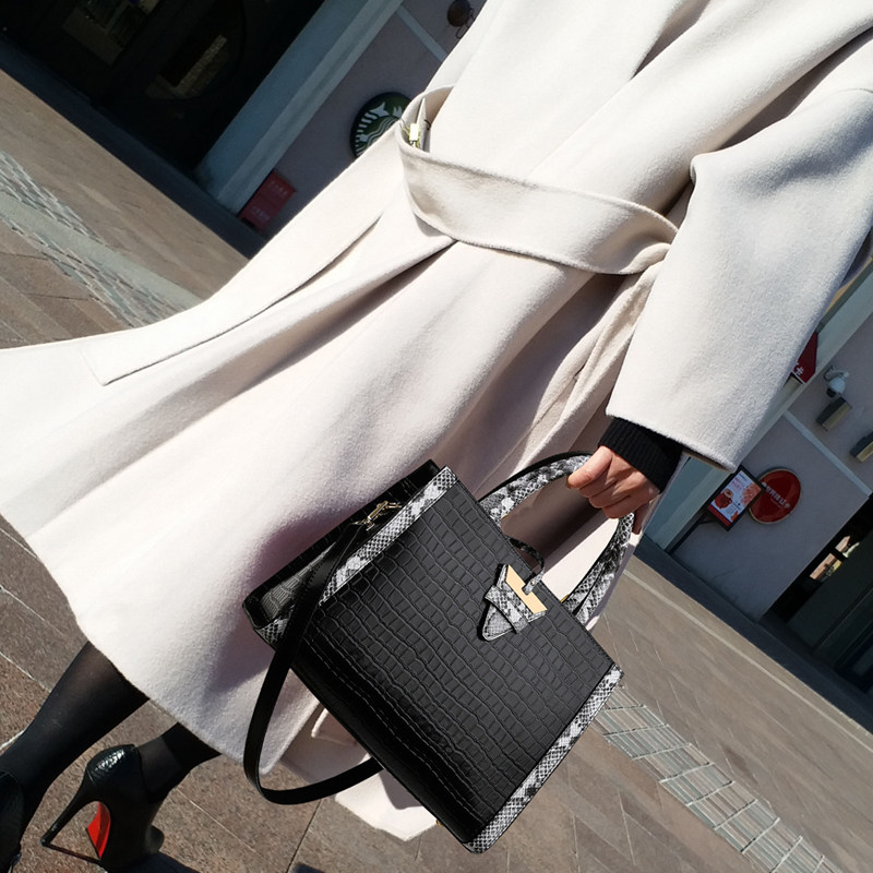 时尚女士包包2025新款潮手提女包大容量斜挎包百搭单肩包女小方包,淘宝优惠券,粉丝福利购,淘宝优惠卷