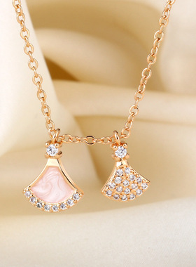 时尚潮流双小裙子贝母项链女新款简约百搭小众气质镶钻送女友吊坠