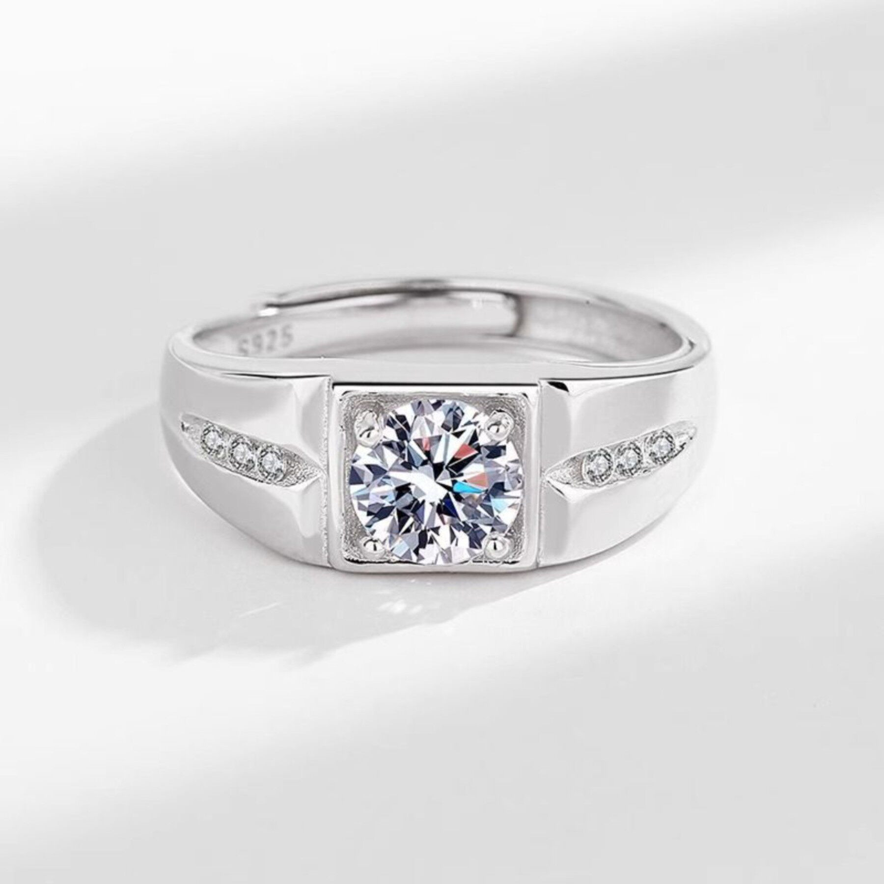 Domineering open moissanite men's ring