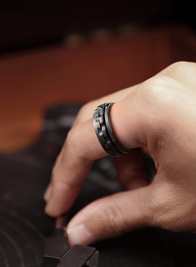 宽潮流个性钛钢旋转齿轮戒指男女士啤酒开瓶器可转运情侣指环