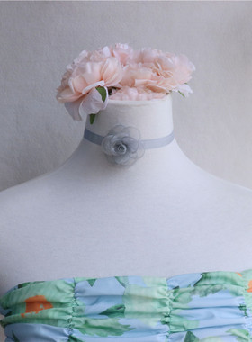 清冷高级灰系带长款花朵颈带颈花