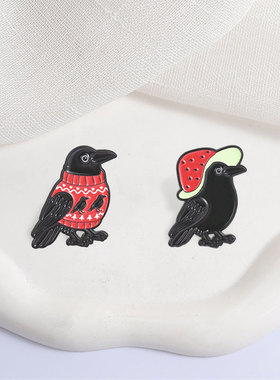 圣诞小乌鸦小草莓金属胸针饰品