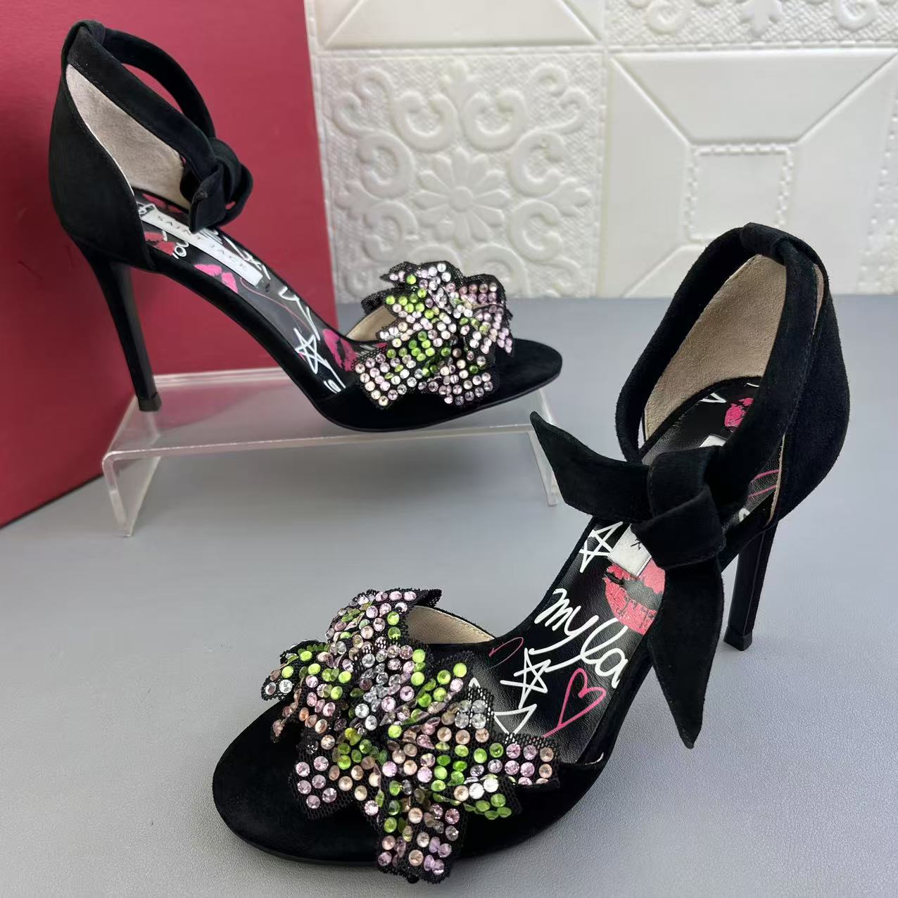 圣积正品处理高跟羊皮时装女鞋高品质夏季新款烫钻一字带通勤凉鞋 - 图1