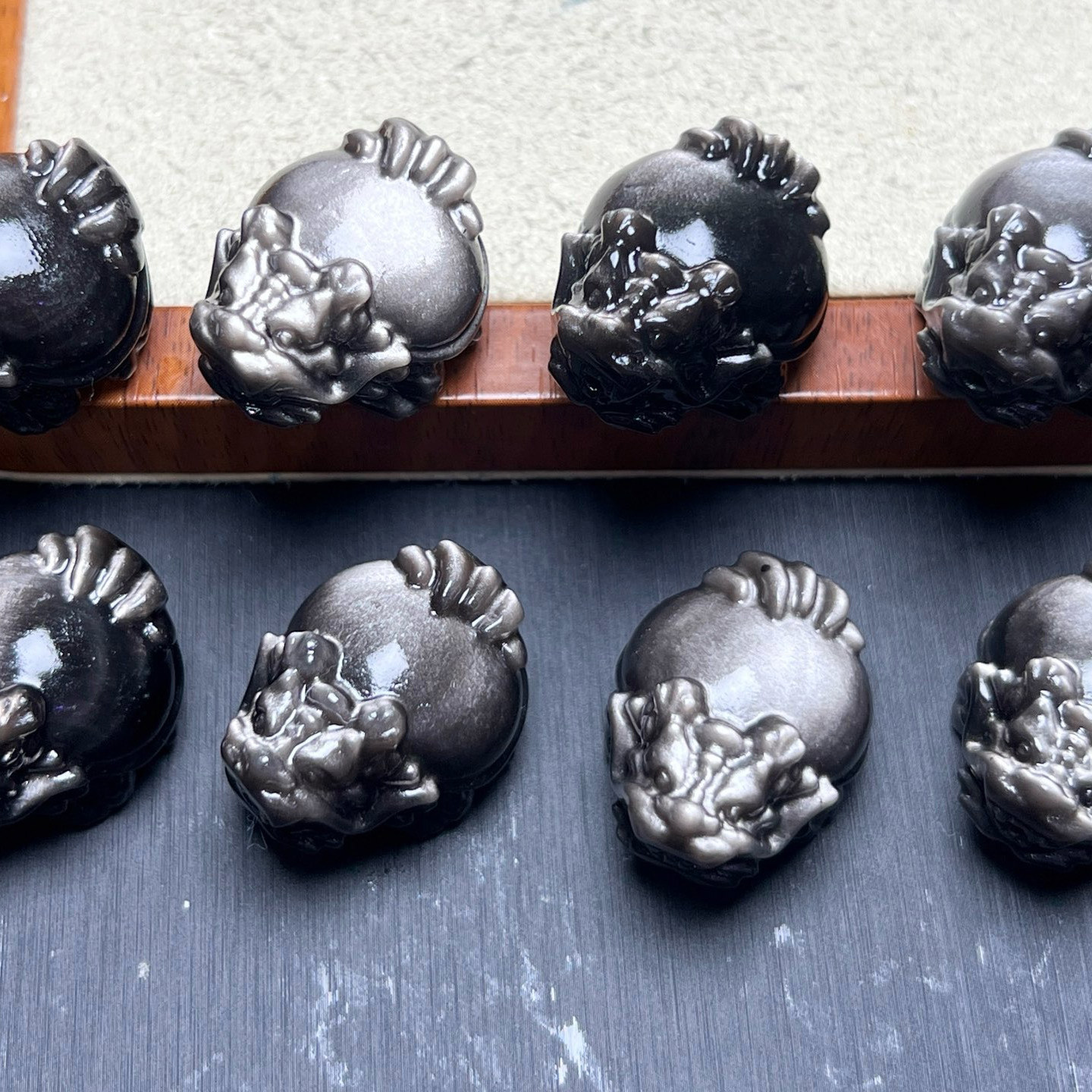 天然银曜石龙龟雕刻件通孔 规格28mm diy配饰手链项链 ZW933,淘宝优惠券,粉丝福利购,淘宝优惠卷