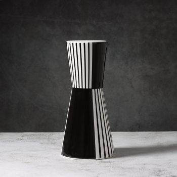 vases ceramic geometric striped ສີດໍາແລະສີຂາວແລະເຄື່ອງປະດັບດອກໄມ້ທີ່ທັນສະໄຫມໃນເຮືອນ Nordic ທີ່ທັນສະໄຫມອຸປະກອນການຕົບແຕ່ງອ່ອນ