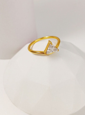 欧美时尚轻奢设计镶钻单钻钛钢镀金戒指女优雅时尚气质个性指环