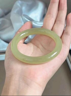 本命年和田玉湖水绿色古青料阿富汗玉石手镯自然晴水料复古圆条玉