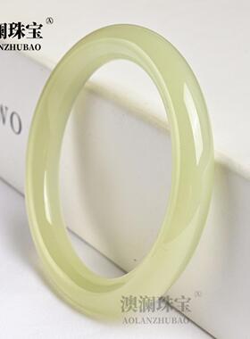 本命年青白玉阿富汗玉手镯女浅绿色圆条正镯美人玉镯礼物