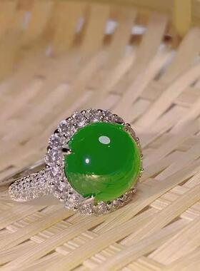 本命年绿玉髓戒指镶嵌高冰绿蛋面堪比翡翠帝王绿玉石玛瑙女款戒指