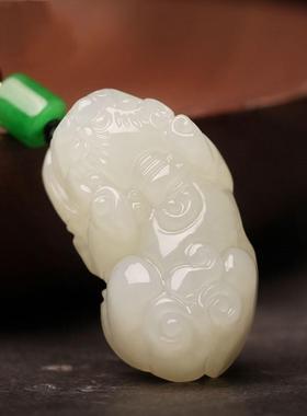 本命年和田玉小貔貅吊坠迷你宝宝貔恘玉坠挂件玉石招财转运男女皮