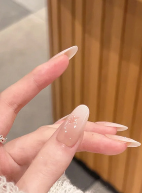 米布丁星手工渐变乳白穿戴甲