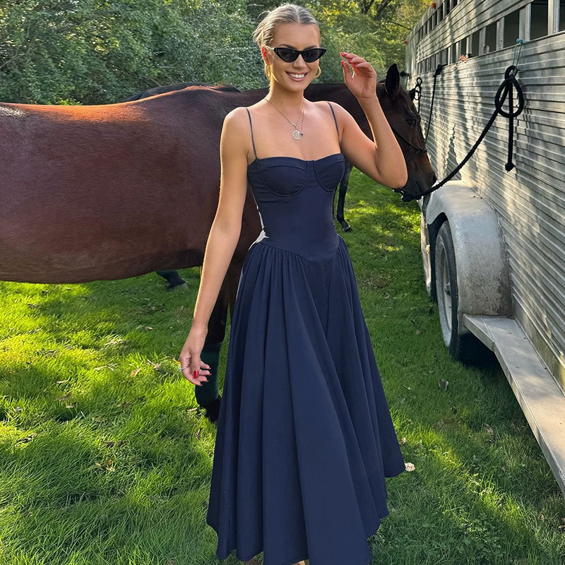 法式复古纯色吊带连衣裙2026夏季穿搭御姐收腰显瘦气质过膝长裙女,淘宝优惠券,粉丝福利购,淘宝优惠卷