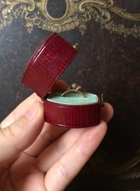 SOLD 西洋古董红色皮革戒指盒稀有薄荷绿绒垫mini迷你古董戒指盒
