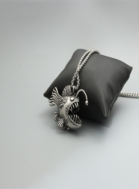 热卖新款不锈钢灯笼鱼吊坠项链欧美复古个性挂坠男士钛钢项坠饰品