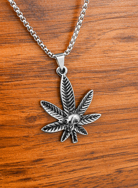 欧美热销 树叶骷髅头钛钢吊坠 外贸不锈钢男项链 wish亚马逊批发