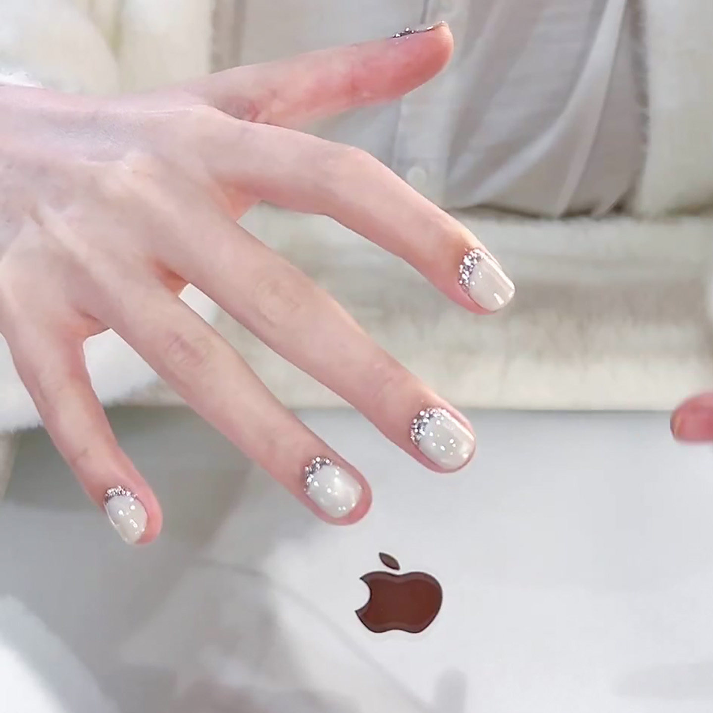 2026年新款嫩豆腐白猫眼法式显白网红美甲穿戴甲纯手工高级感短款,淘宝优惠券,粉丝福利购,淘宝优惠卷