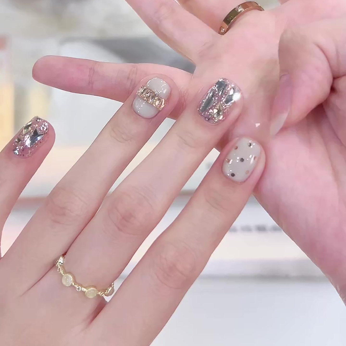 2026年新款嫩豆腐白猫眼法式显白网红美甲穿戴甲纯手工高级感短款,淘宝优惠券,粉丝福利购,淘宝优惠卷