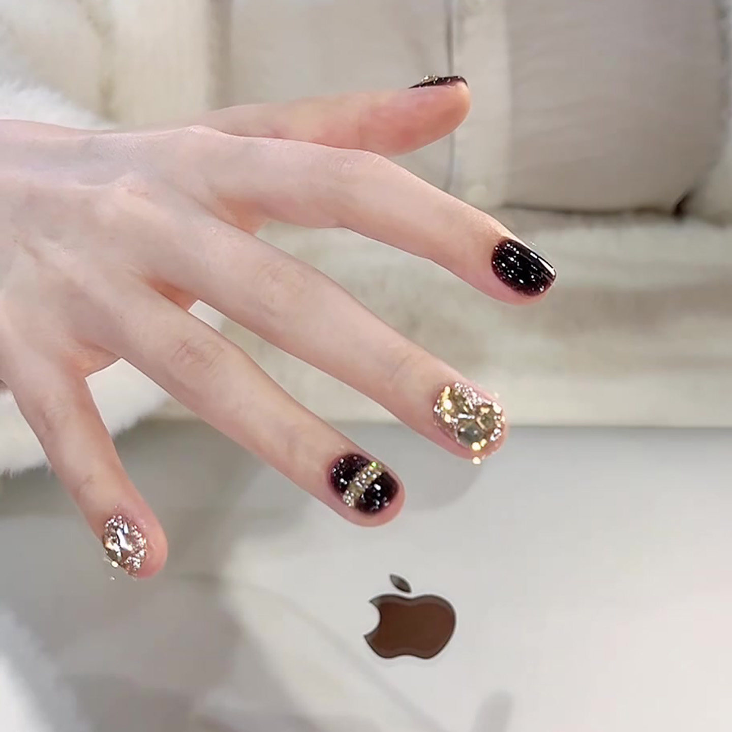 2025年新款秋冬网红爆闪棕黑显白美甲穿戴甲纯手工高级感短款定制,淘宝优惠券,粉丝福利购,淘宝优惠卷