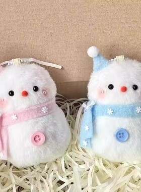 冬日软萌暴击！这波雪人挂件直接戳中少女心的毛绒钥匙扣包包挂饰