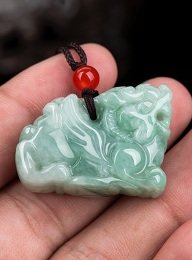 天然正品翡翠浅绿飞天貔貅吊坠