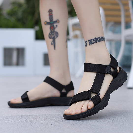 Men's beach shoes summer Korean style sandals men