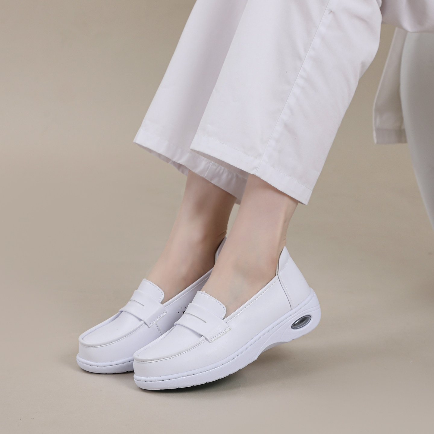 极简小白鞋女软底平底深口单鞋透气久站不累脚防滑耐磨护士乐福鞋,淘宝优惠券,粉丝福利购,淘宝优惠卷