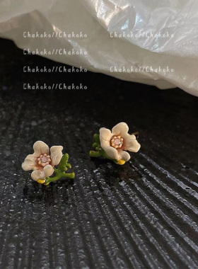Chakoko滴油花朵温柔甜美耳钉