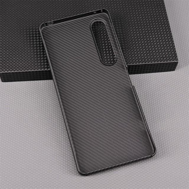 Sony 10VI Kevlar is simple and thin