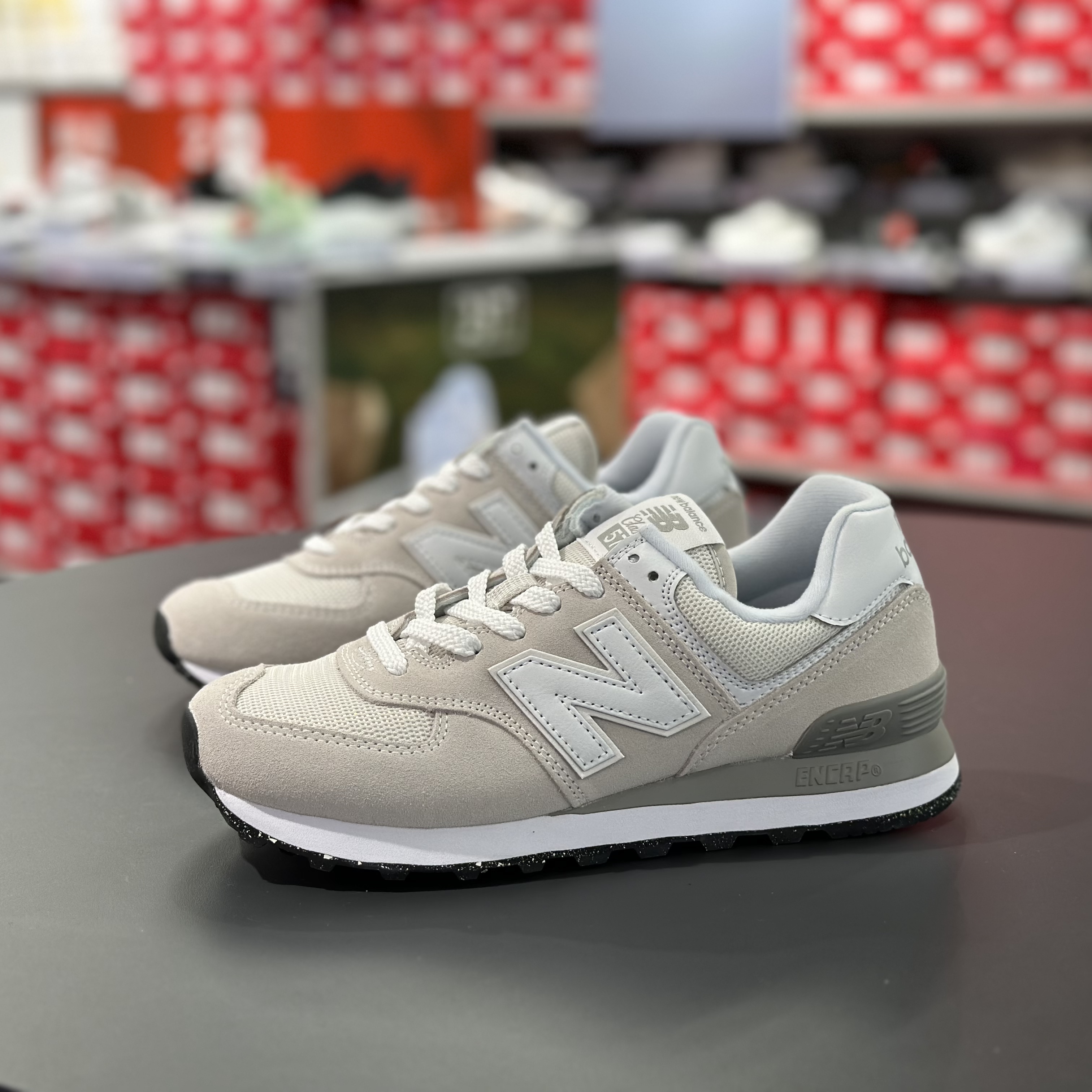 New Balance NB新款男女情侣校园复古潮流百搭运动休闲鞋ML574LGI - 图1