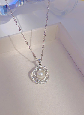 山茶花珍珠项链女爆款轻奢小众设计高级感锁骨链送闺蜜生日礼物